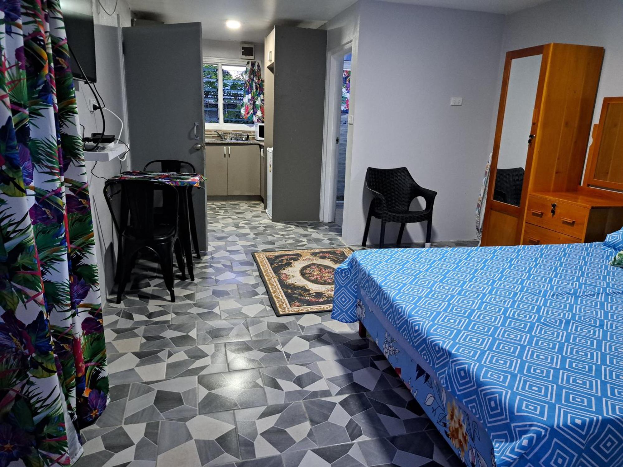 Tropical Almond Haven Bed & Breakfast Сува Екстериор снимка