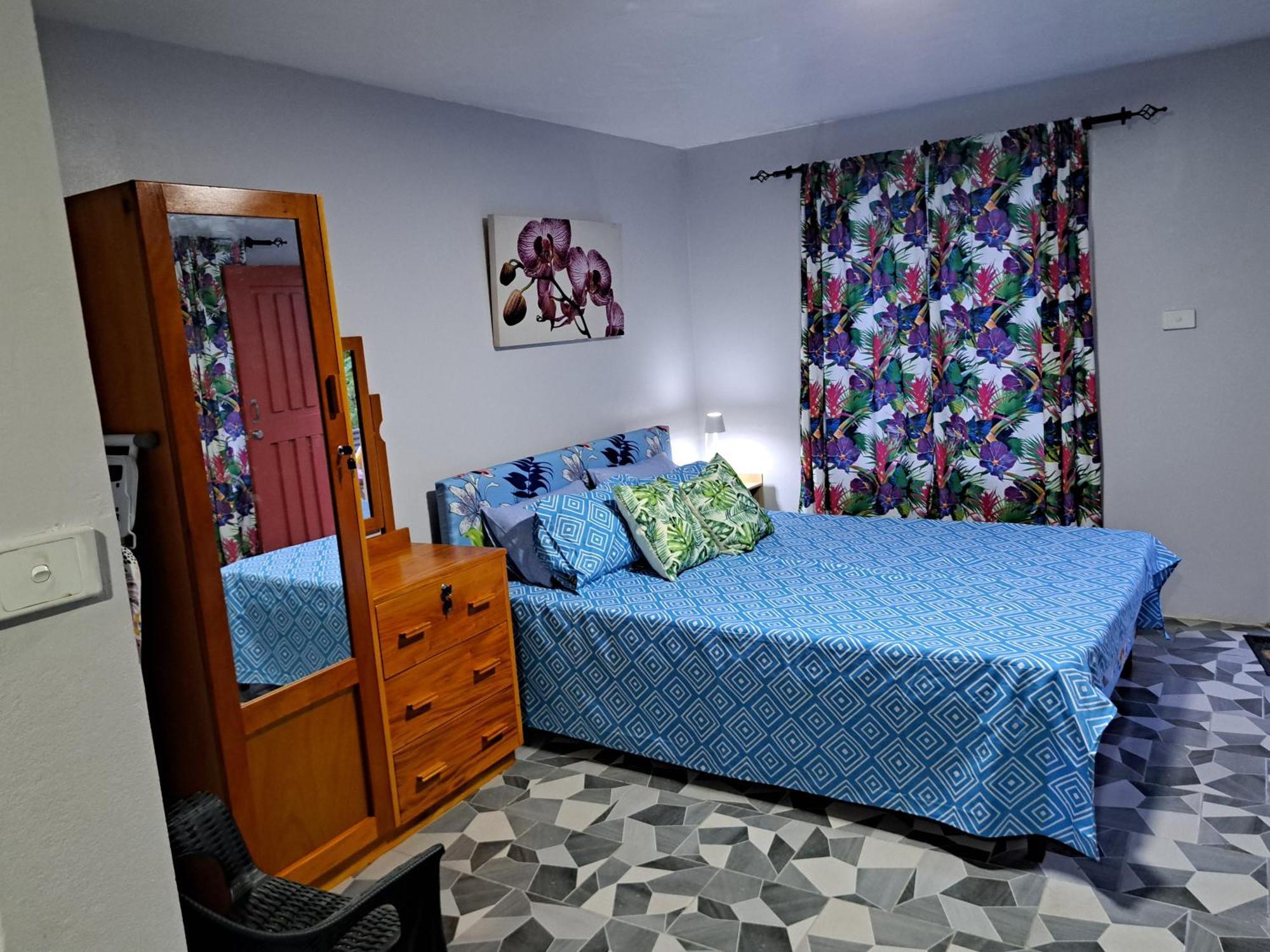 Tropical Almond Haven Bed & Breakfast Сува Екстериор снимка
