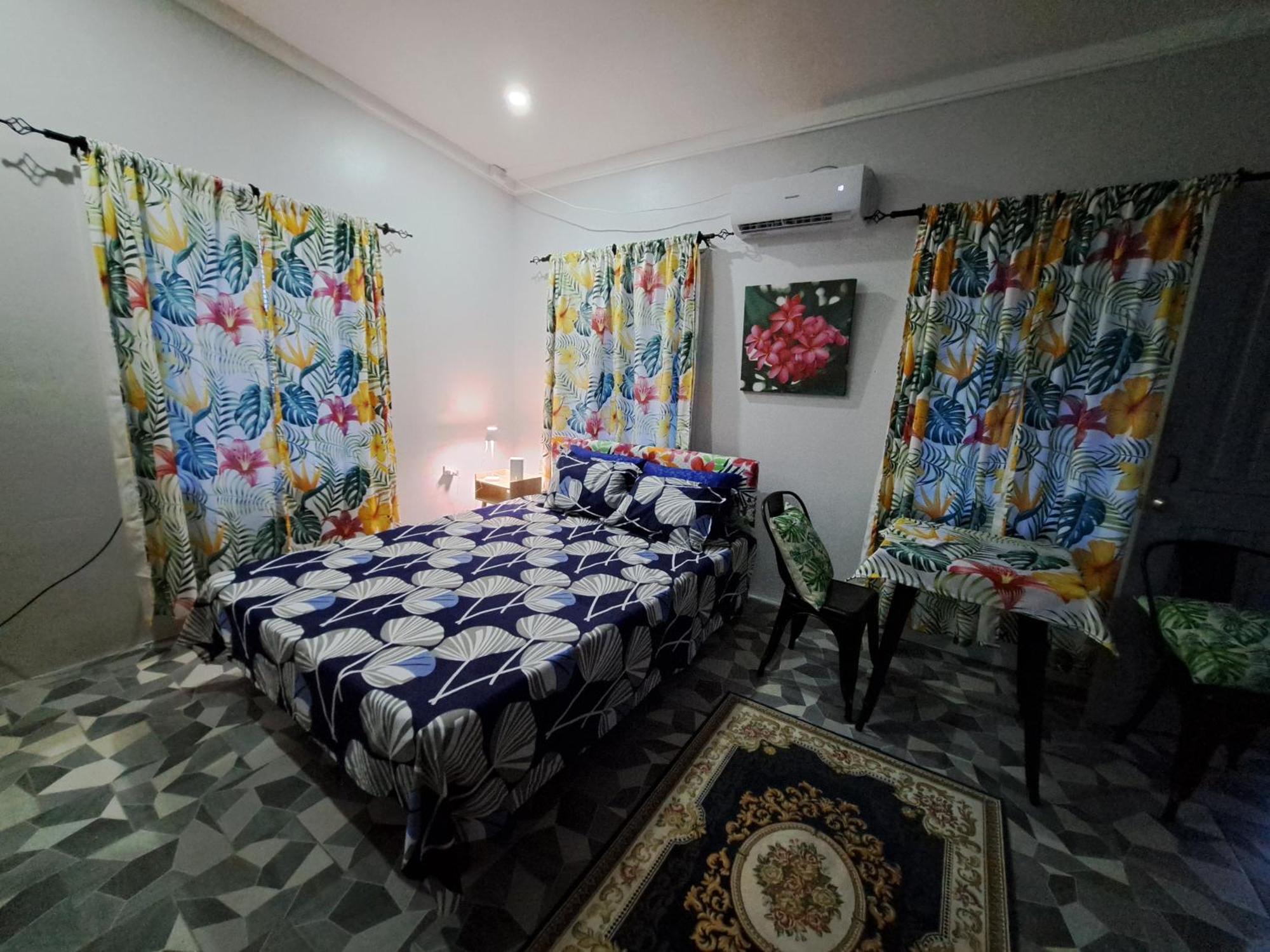 Tropical Almond Haven Bed & Breakfast Сува Екстериор снимка